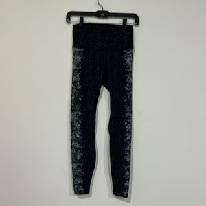 Lululemon black/gray pattern Wunder Under HR leggings sz 6 27” inseam